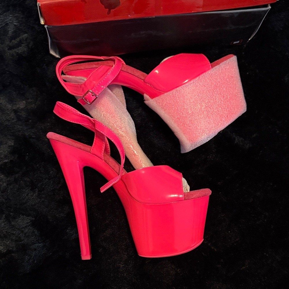 Women's Pleaser Pink Platform Heels